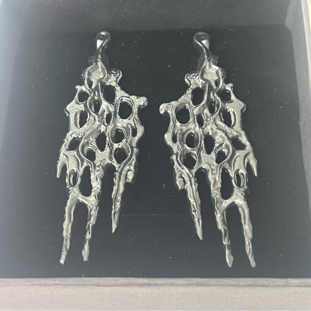 Eclipse Element Gothic Black Earrings - image 3